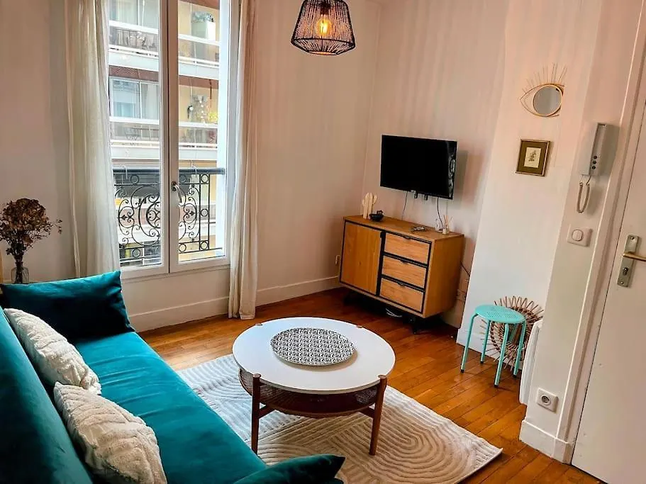 Lovely Renovated 1 Bedroom Apartment In Montmartre Paris