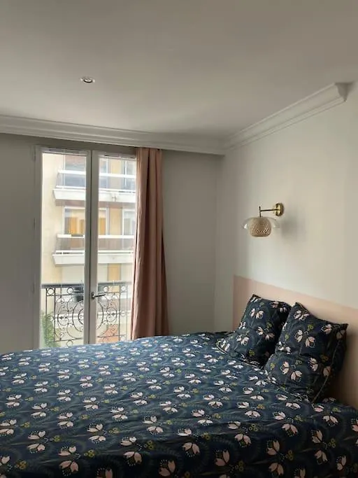 Lovely Renovated 1 Bedroom Apartment In Montmartre Paris