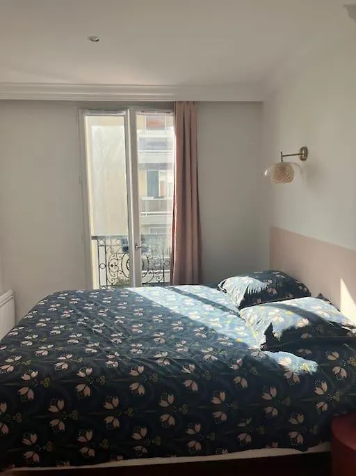Lovely Renovated 1 Bedroom Apartment In Montmartre Paris